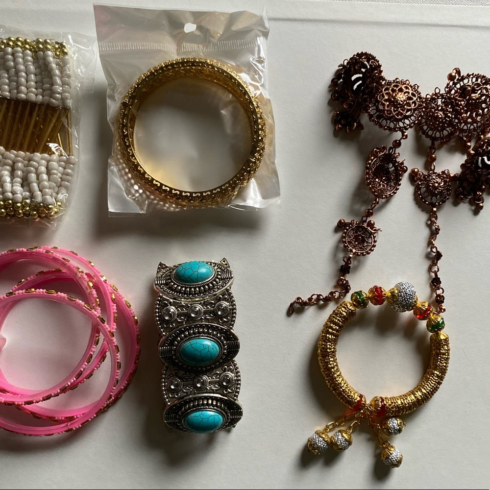 COSTUME JEWELRY BUNDLE